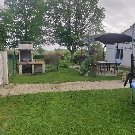 Maison A La Campagne * Sauveterre-de-Guyenne